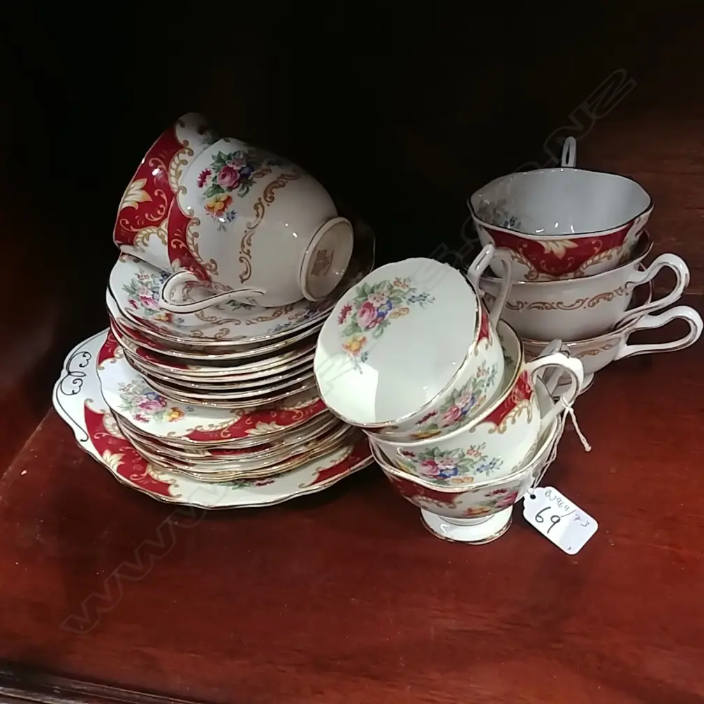 R/A CANTERBURY PART TEA SET Image 1++