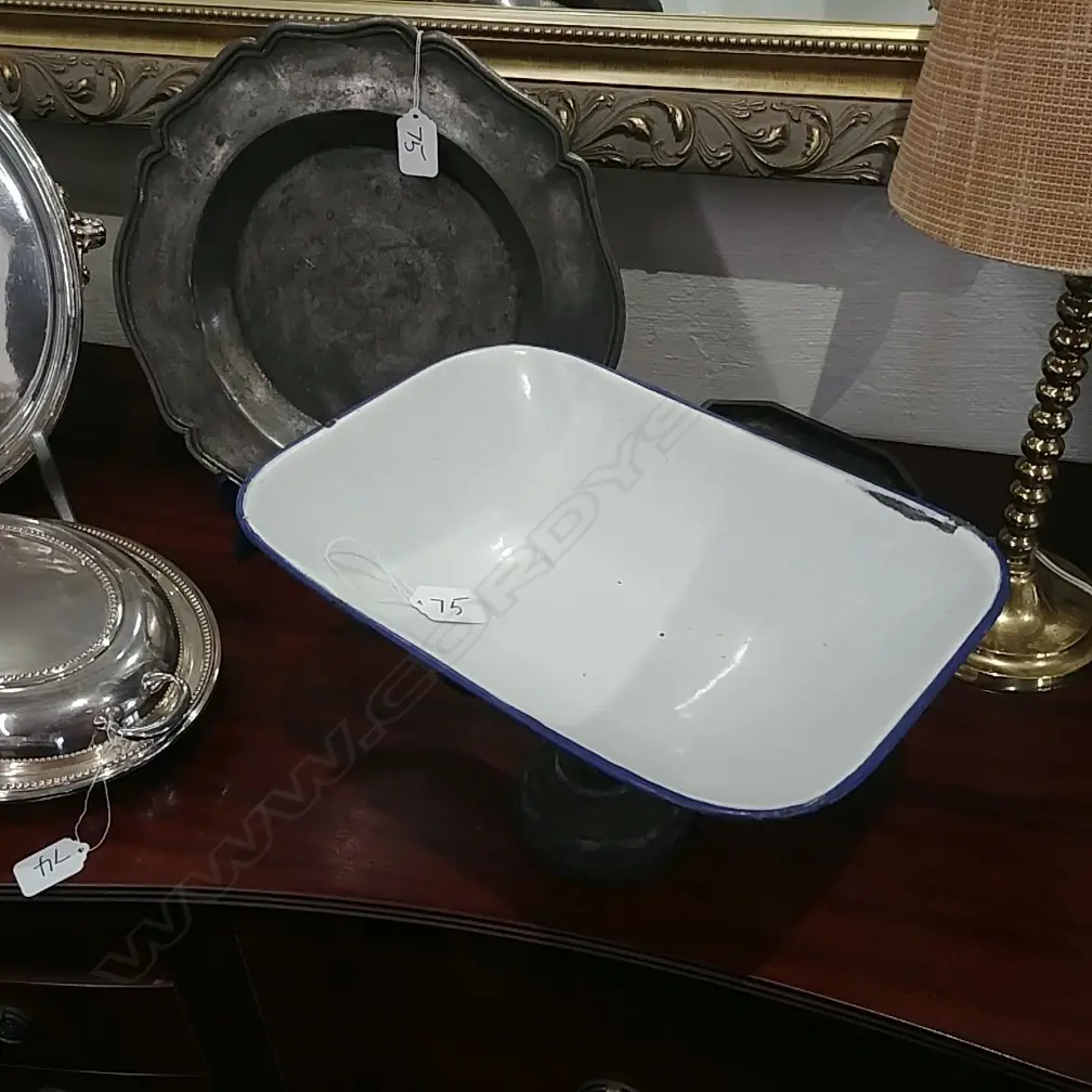 PEWTER DISH & CAST IRON KITCHEN SCALES Image 1++