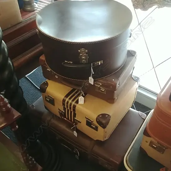 3 VINTAGE SUITCASES & HAT BOX