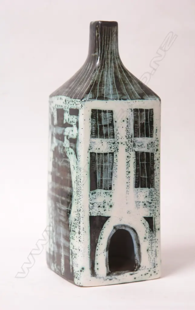 Ann Wynn Reeves/Ann Clark glazed pottery house sculpture Image 1++