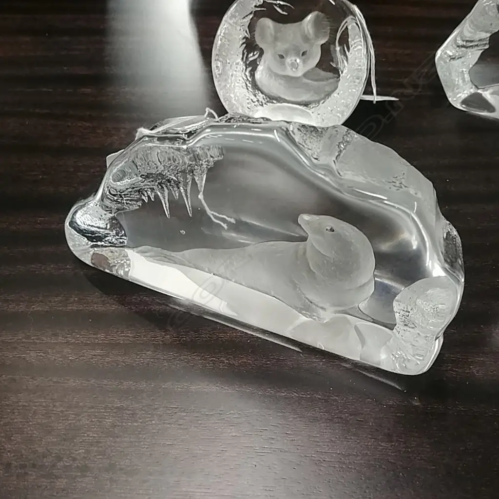 MATS JONASSON CRYSTAL SEA LION 33151 Image 1++