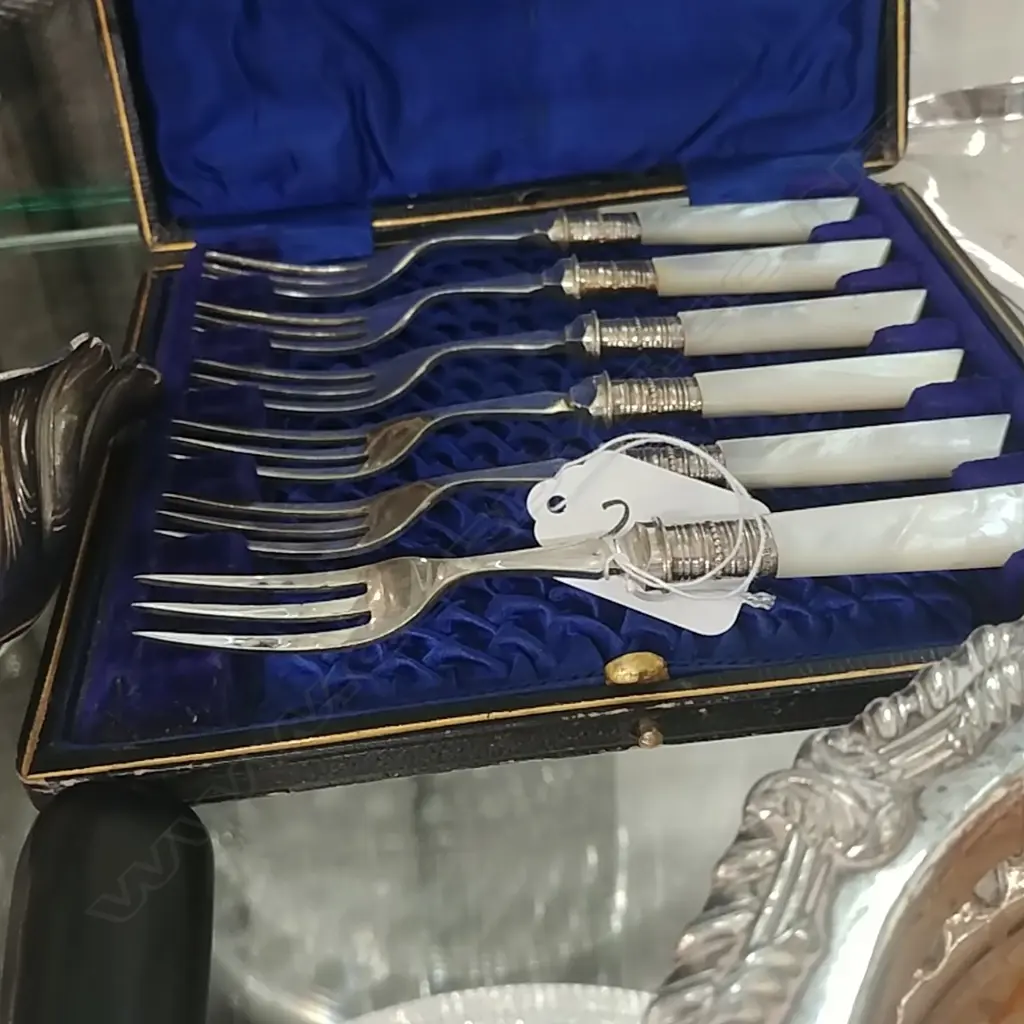 CASED SET M.O.P. COCKTAIL FORKS. SHEF. 1909 Image 1++