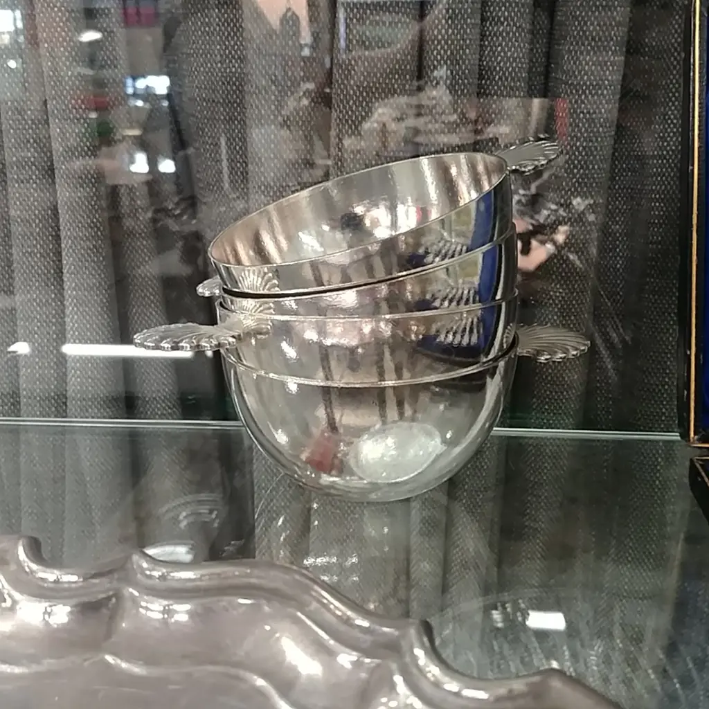 FOUR HEAVY SILVER PLATE FINGER BOWLS Image 1++