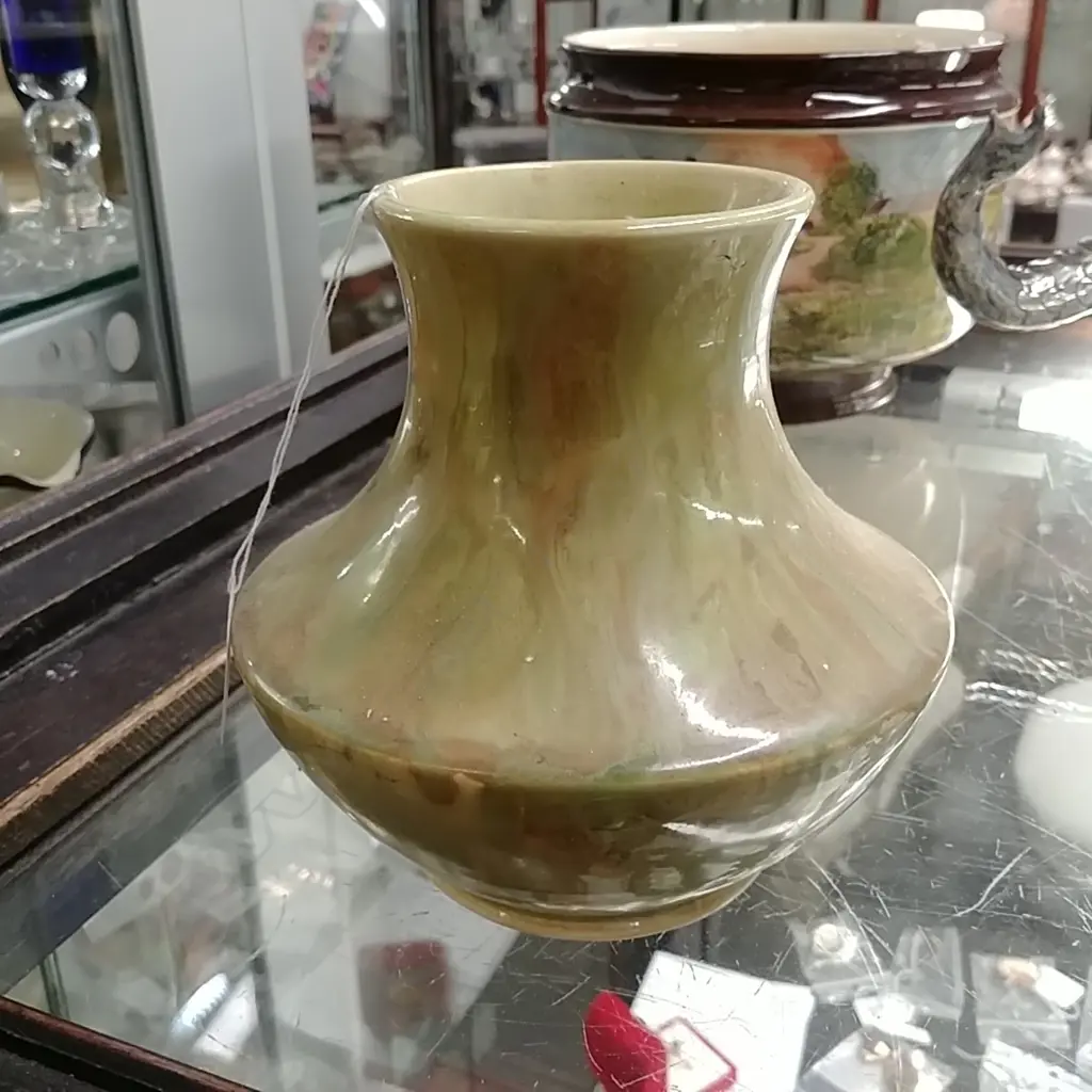 CROWN LYNN VASE Image 1++