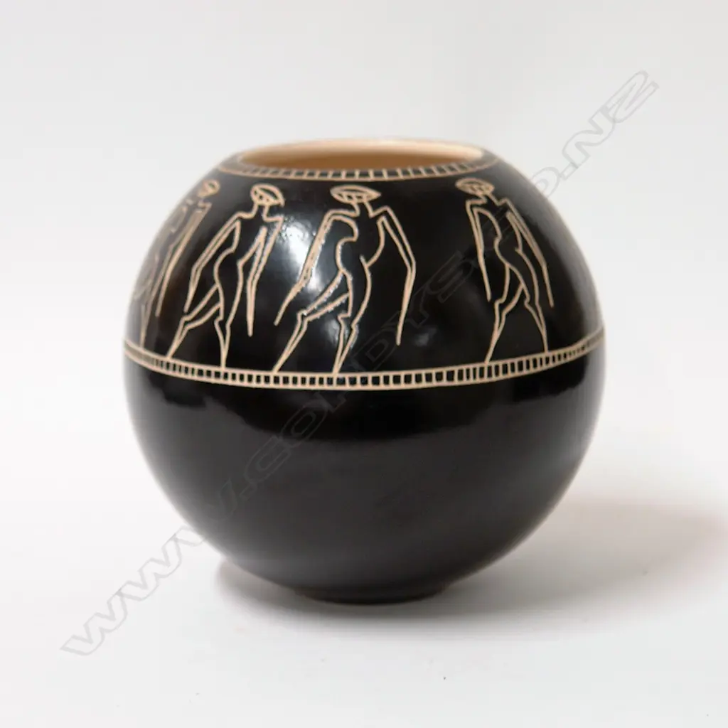 CATHERINE ANNSELMI CROWN LYNN GLOBE VASE FIGURES Image 1++