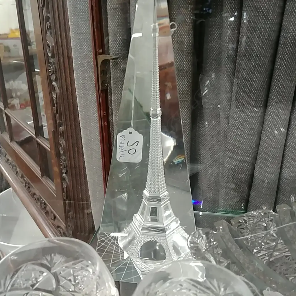 TALL GLASS PRISM - EIFFEL TOWER Image 1++