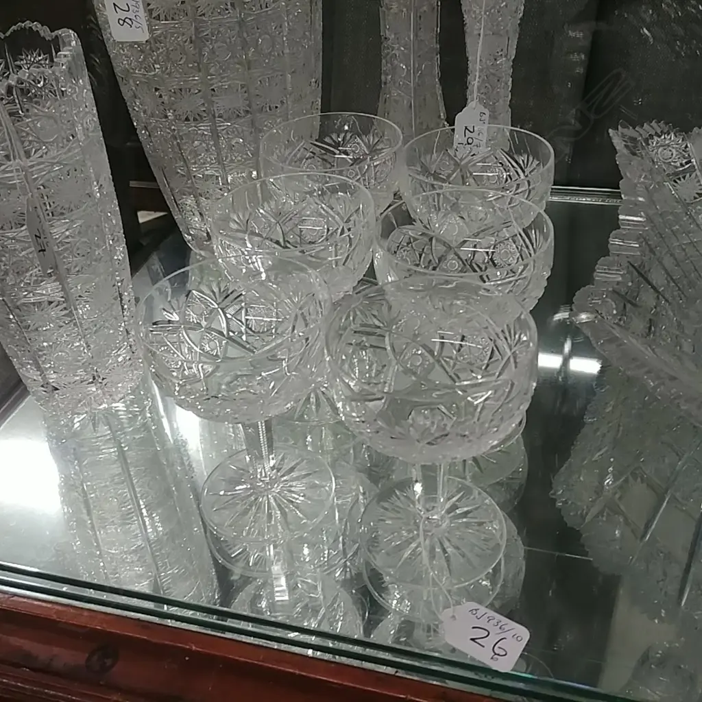 6 BOHEMIAN CUT CRYSTAL CHAMPAGNE GLASSES Image 1++