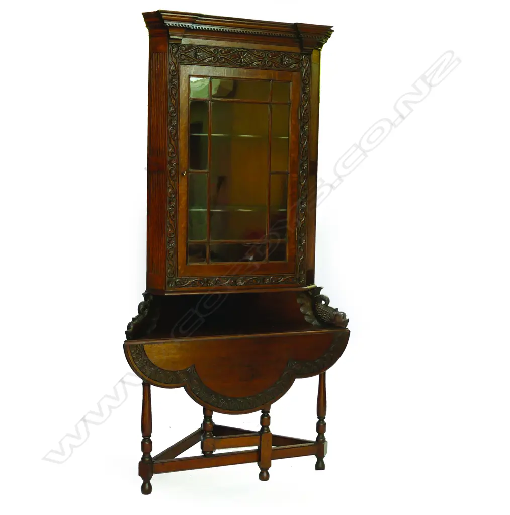 An unusual oak corner cabinet Image 1++