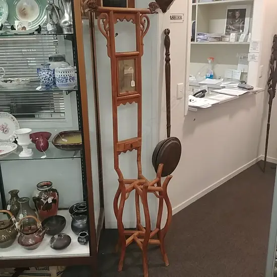 CHINESE HALLSTAND