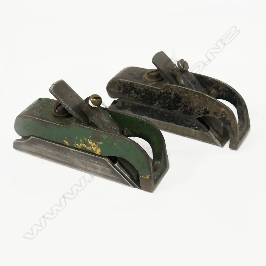 A Bullnose Adjustable Throat Rabbet Plane by Sargent and another by E Preston (2) Image 1++