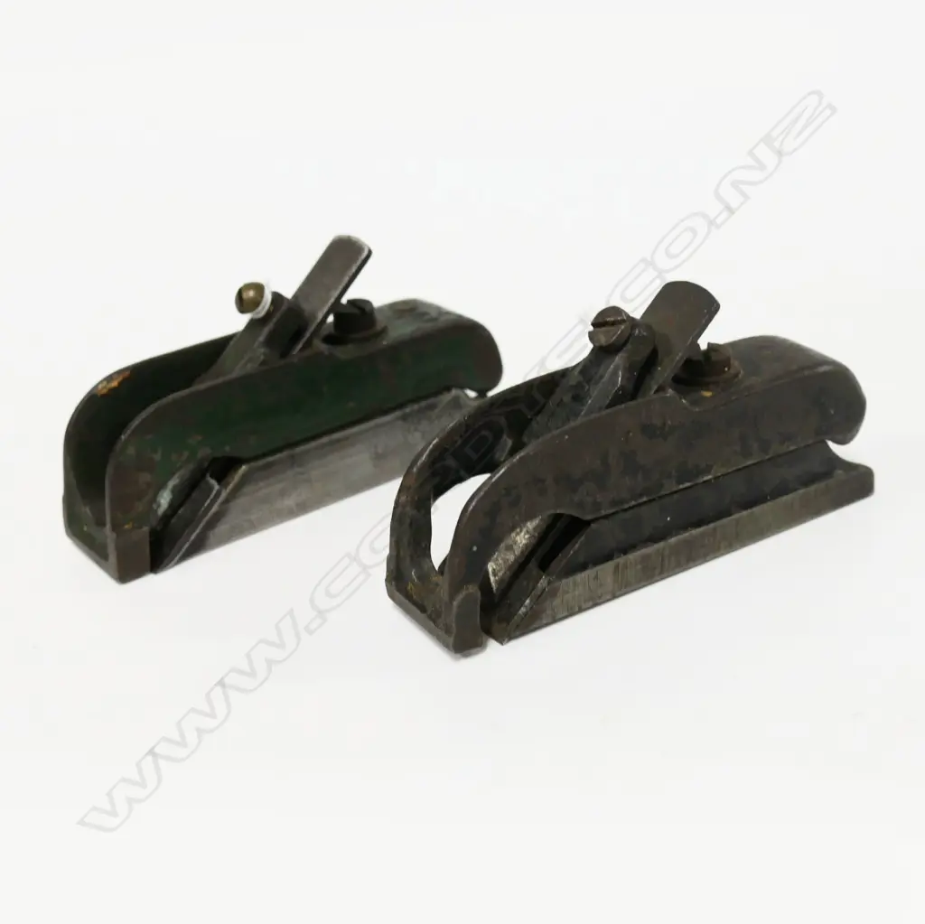 A Bullnose Adjustable Throat Rabbet Plane by Sargent and another by E Preston (2) Image 1++