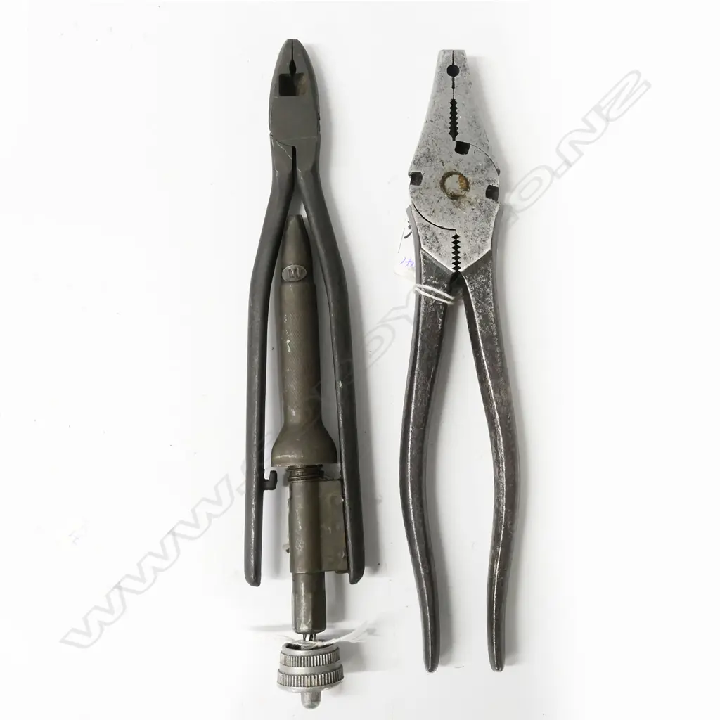 Elliott Lucas Elect Pliers. L.250mm and pair of wire twister pliers. Image 1++