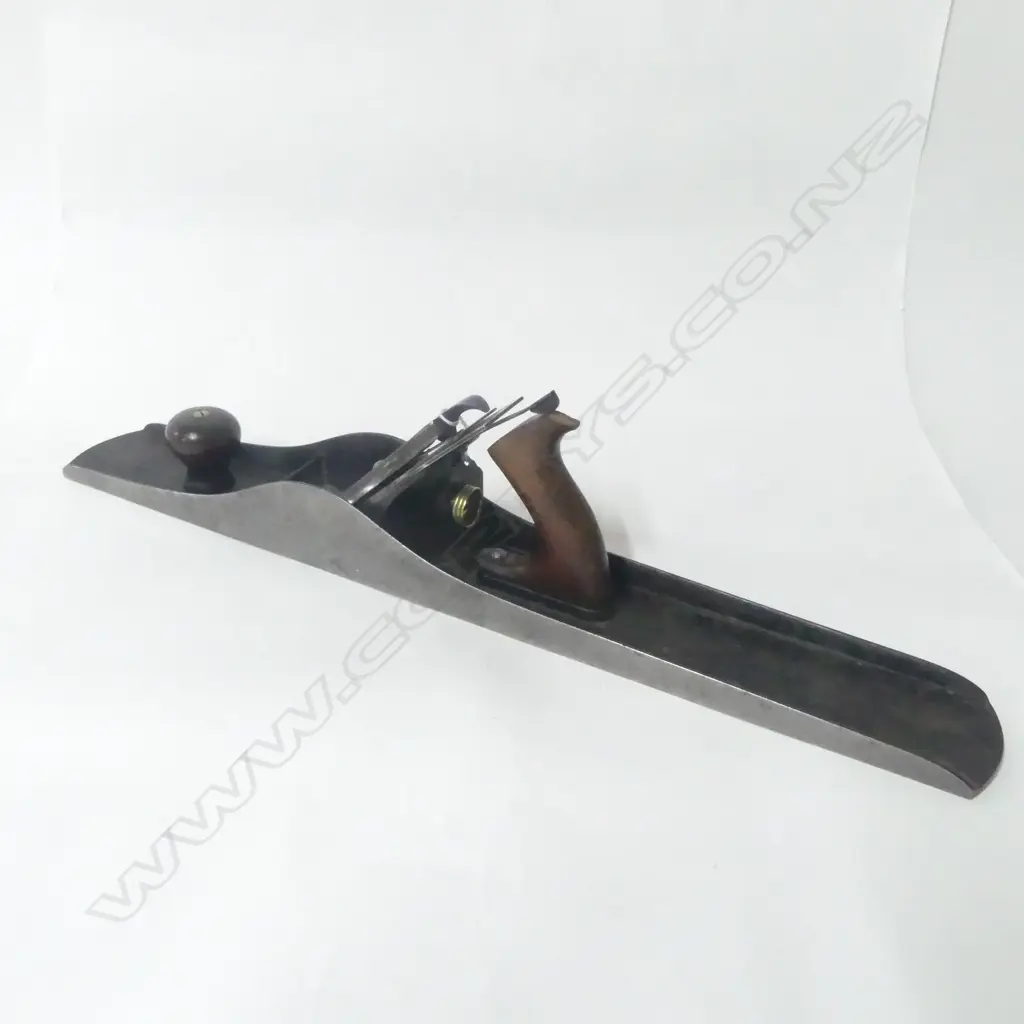 Stanley Bailey No. 8 Jointer Plane Patents March 25, 1902, August 1902. Chip to handle. L.610mm Image 1++