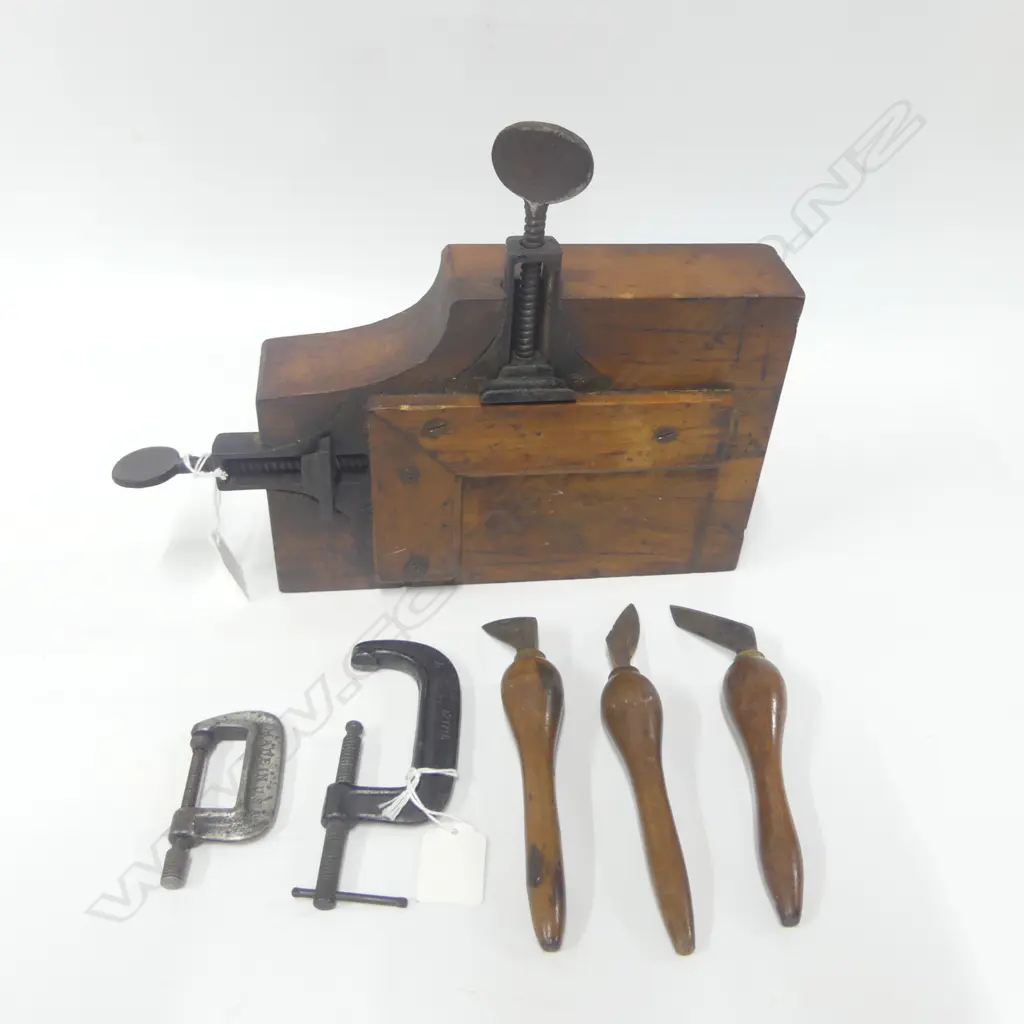 Unknown Picture Framing Vice, small Singer Sewing Mach Co. C-clamp, another clamp and three craft knives (6) Image 1++