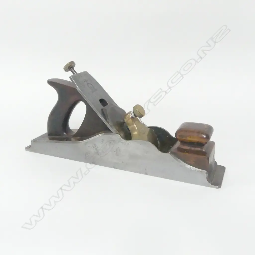 Norris, London Panel Plane. L365m Image 1++