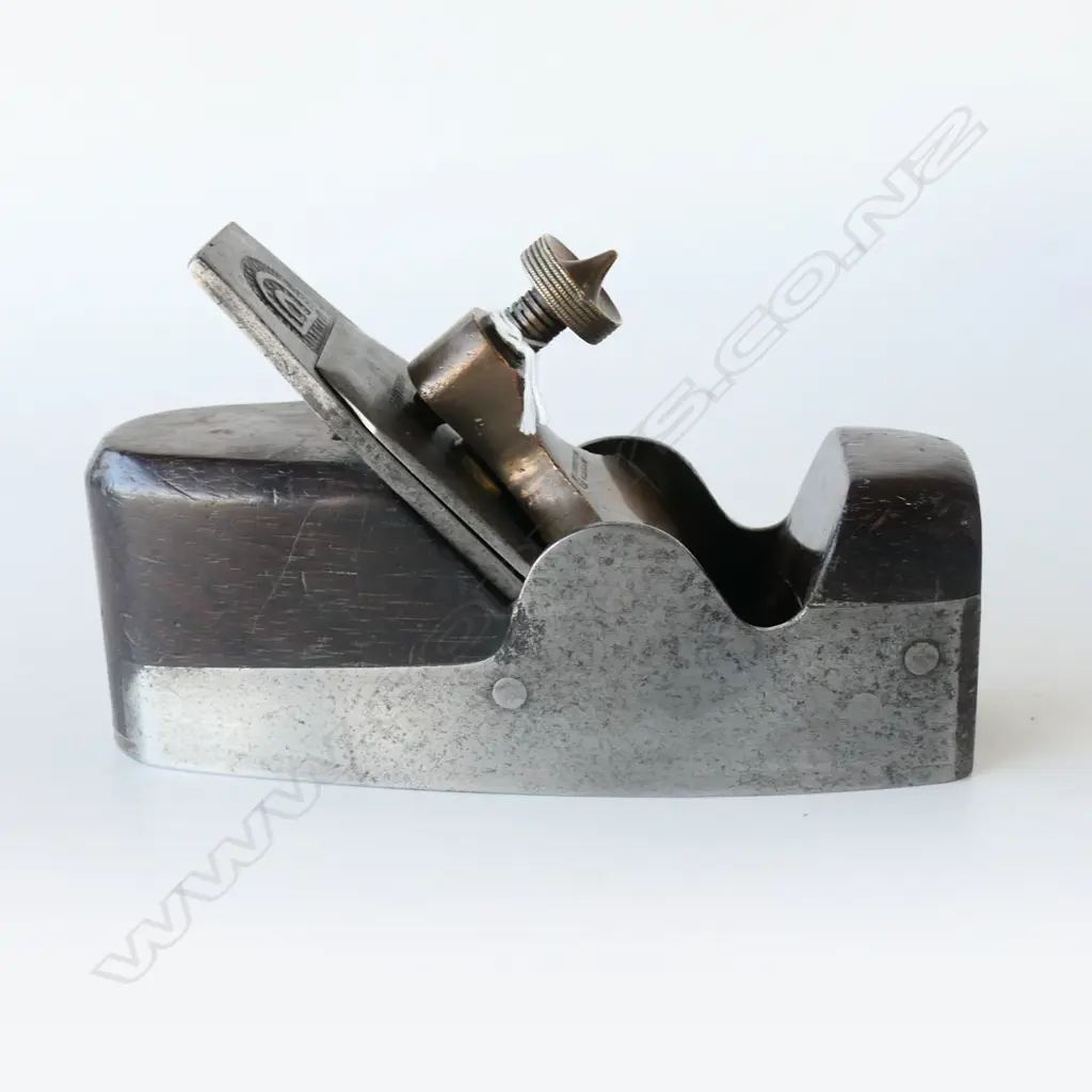 Mathieson, Glasgow coffin walled rosewood infill smoothing plane. L.185mm Image 1++