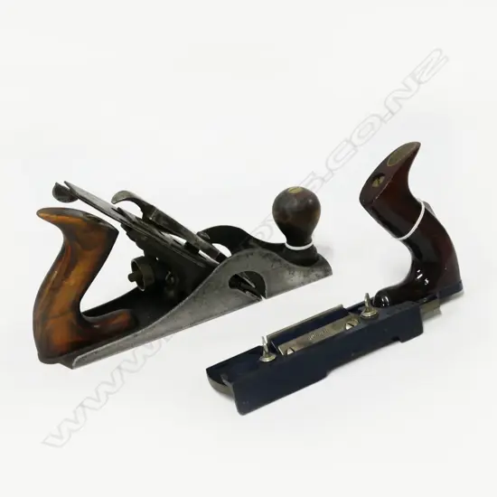 Record No. 010½ plane, L.240mm and Record No. 730 fibreboard plane, L.210mm (2)