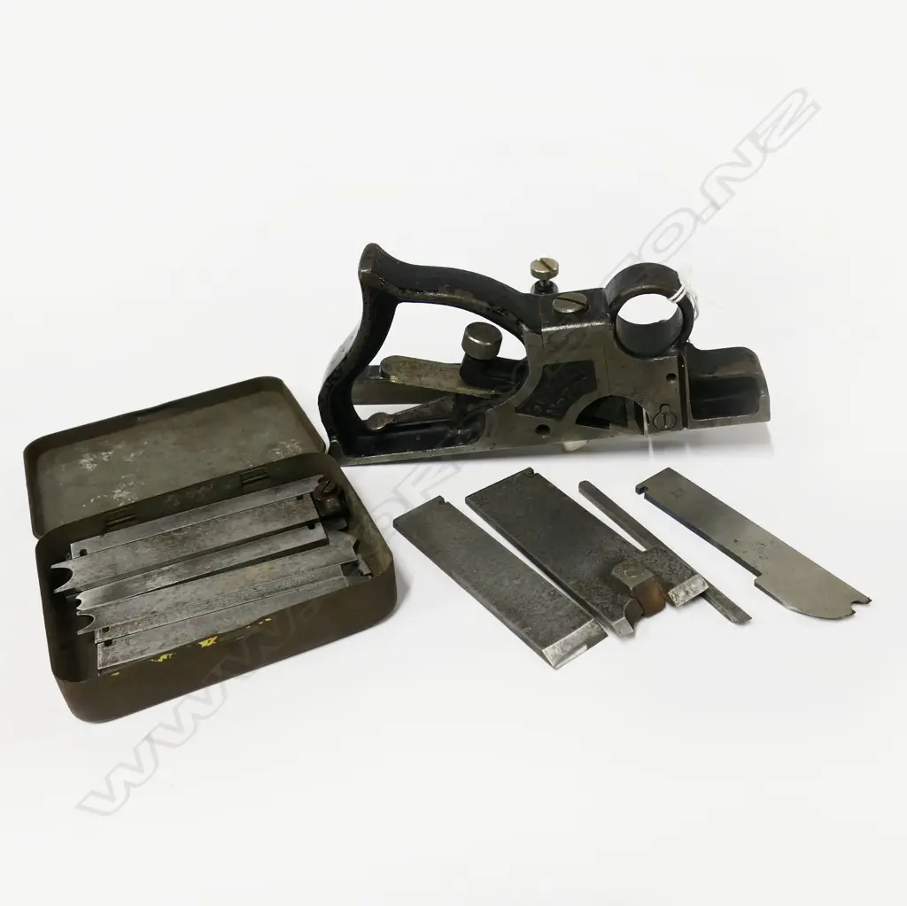 Stanley No. 278 rabbet/chisel plane with detachable nose; plus tin of plane blades Image 1++
