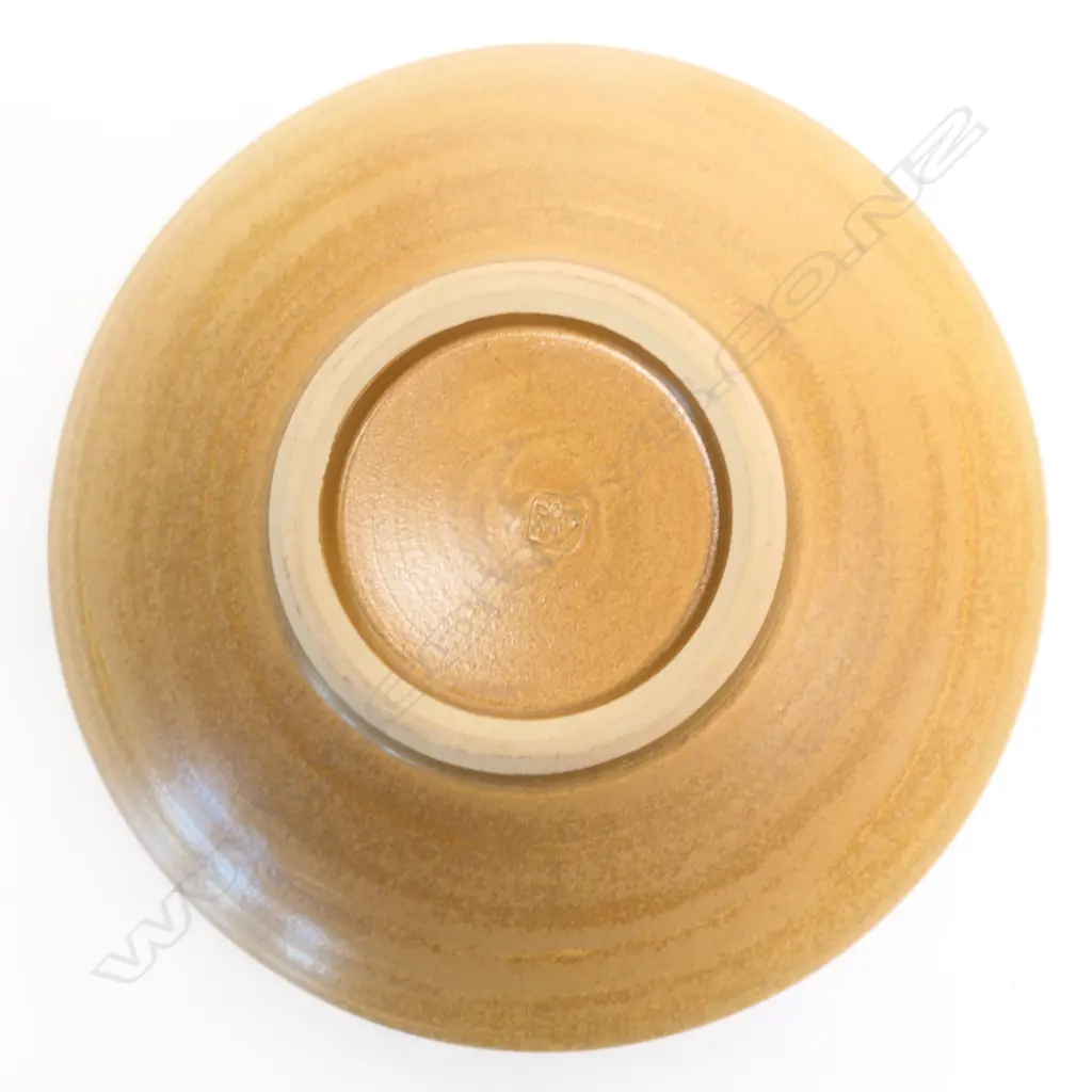 Japanese Boxed Set of 5 Small Plates. Wax resist pale over brown glaze. Dia.137mm. The lid signed & stamped Image 1++