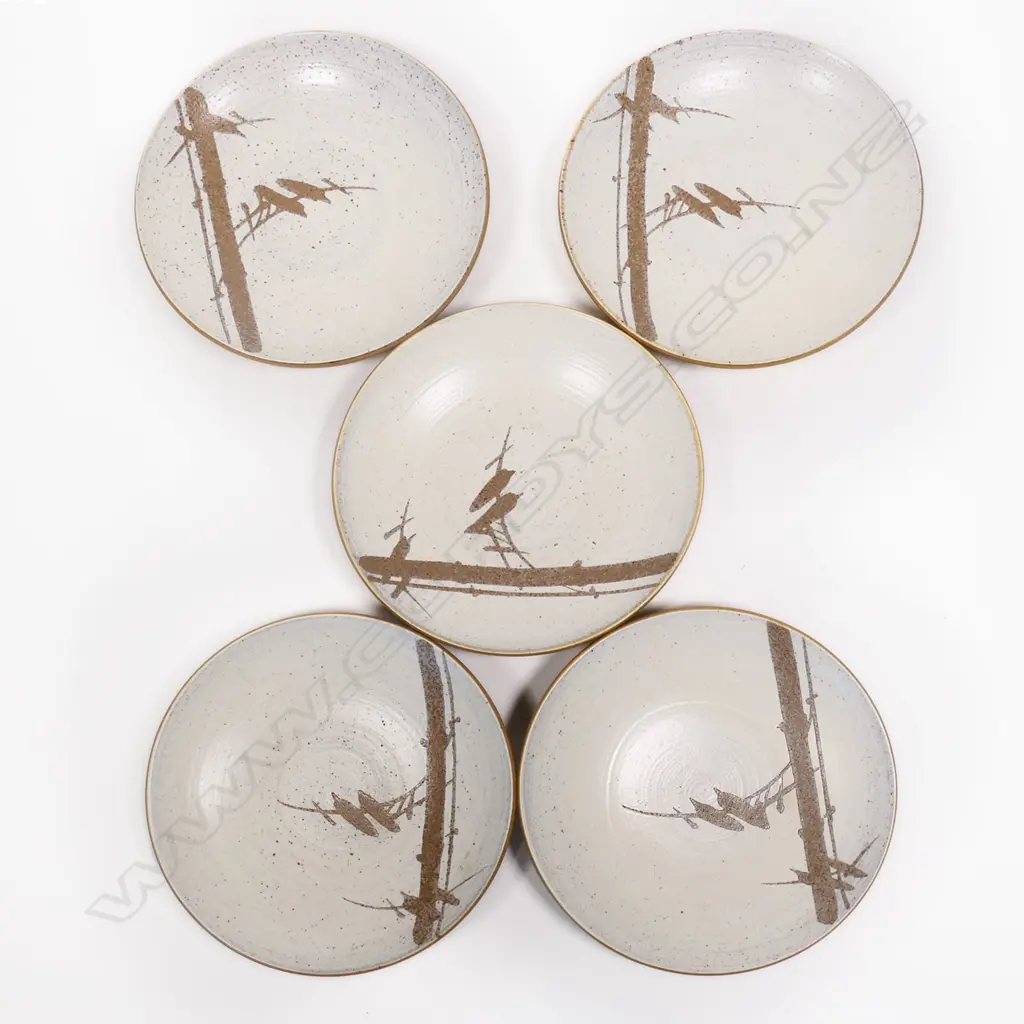 Japanese Boxed Set of 5 Small Plates. Wax resist pale over brown glaze. Dia.137mm. The lid signed & stamped Image 1++