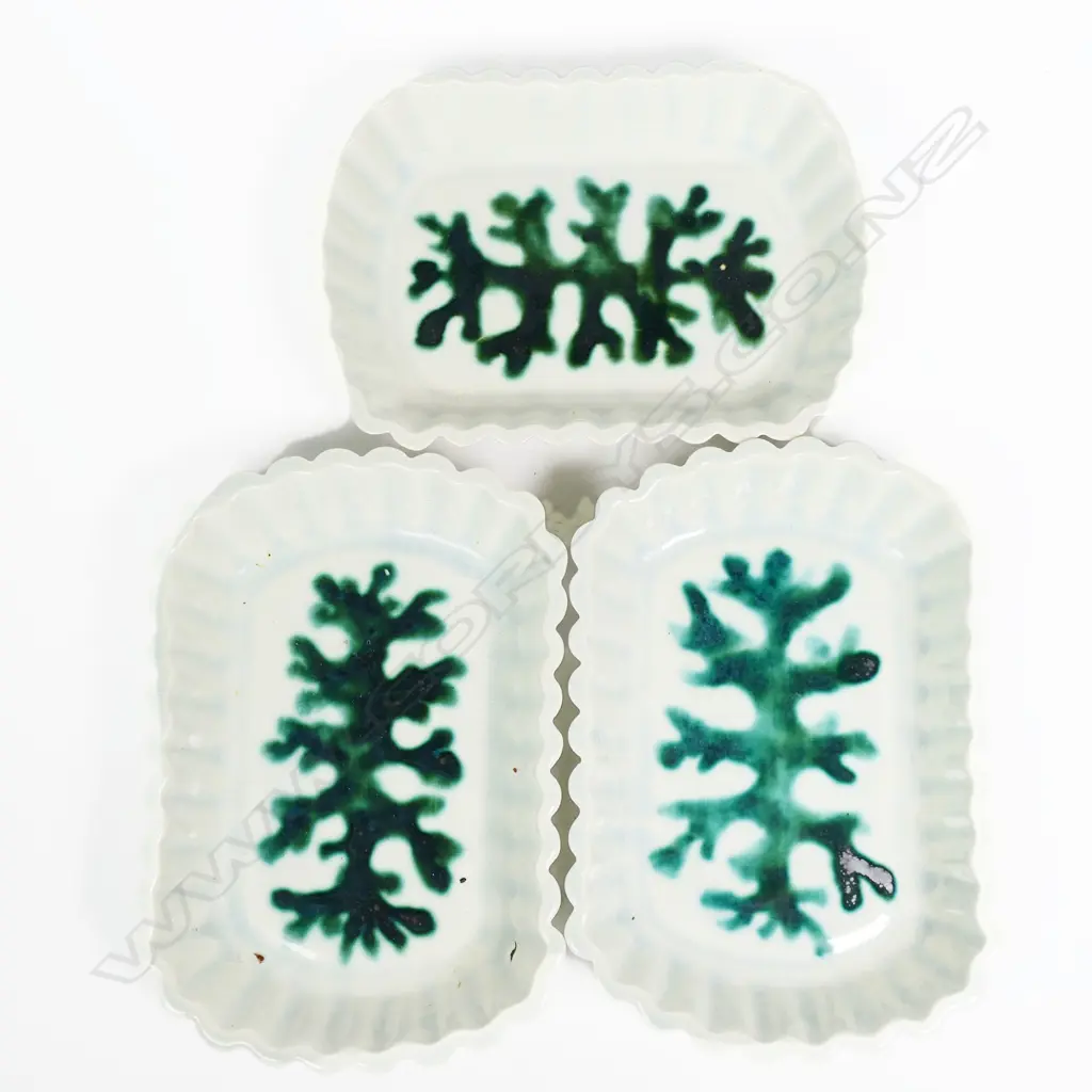 Frank Carpay for Crown Lynn 3 Dishes. Signed hand WERK & Crown Lynn Tiki to base. L.150 X W.100mm Image 1++