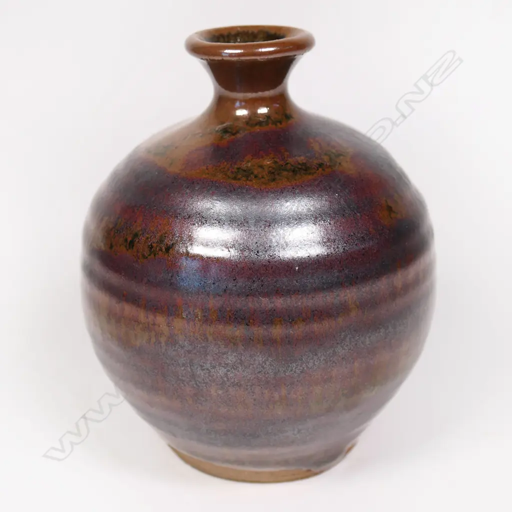 Mirek Smisek Maroon Vase. Lustrous dark maroon over tenmoku glaze H.117mm Image 1++