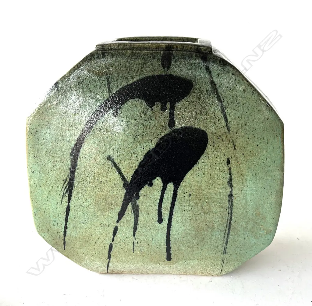 Doreen Blumhardt (1914-2009) large slab-built stoneware vase Image 1++