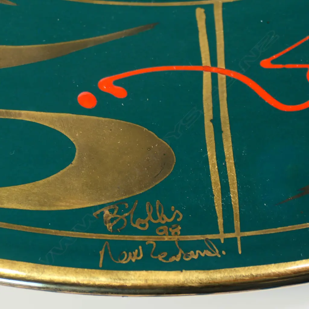 Peter Collis Charger gilt & red highlights. Signed & dated '98. Dia.395mm. Image 1++