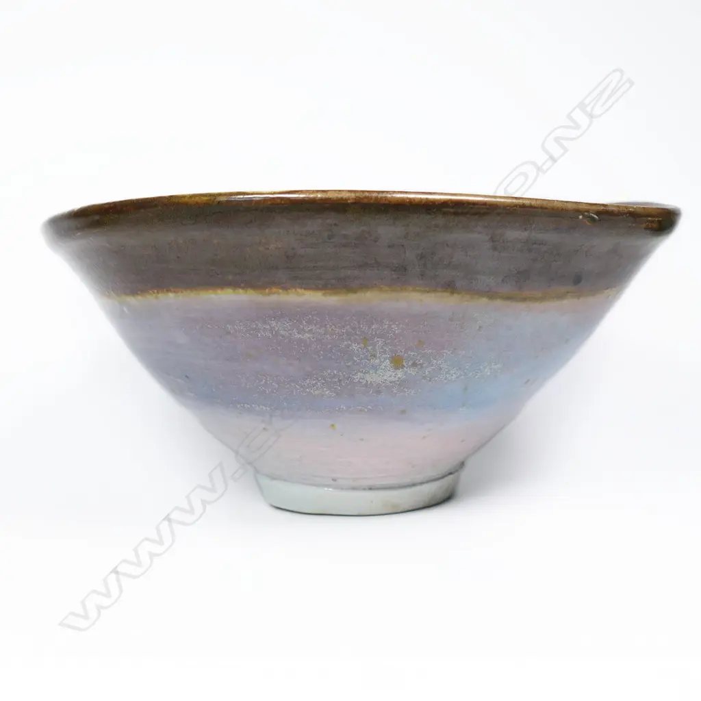 Denis O'Connor 'Leaping Smiley Fish' footed bowl Image 1++