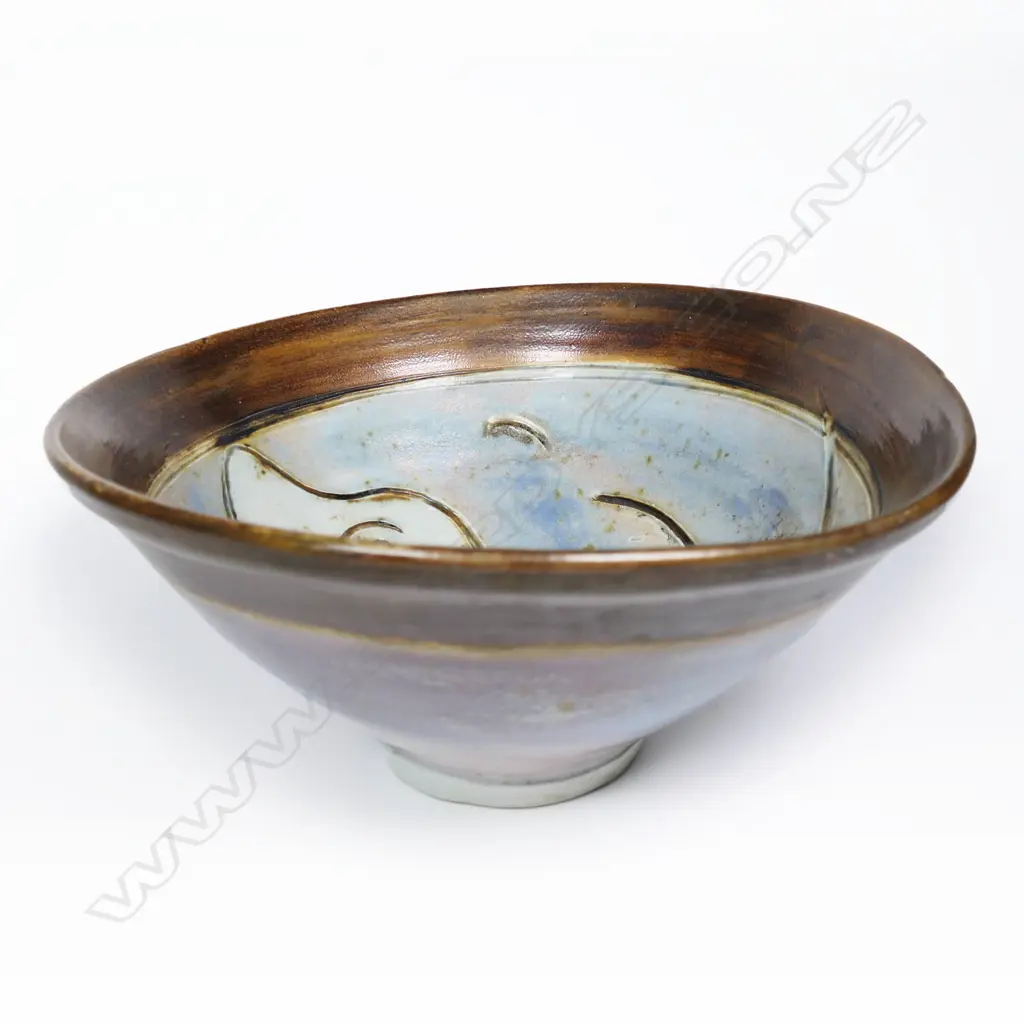 Denis O'Connor 'Leaping Smiley Fish' footed bowl Image 1++