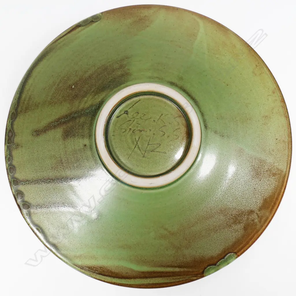 Keum Sun Lee/ Sang Sool Shim Lg Footed Platter. Pale gn glaze w incised koru detail. Dia.380mm Image 1++