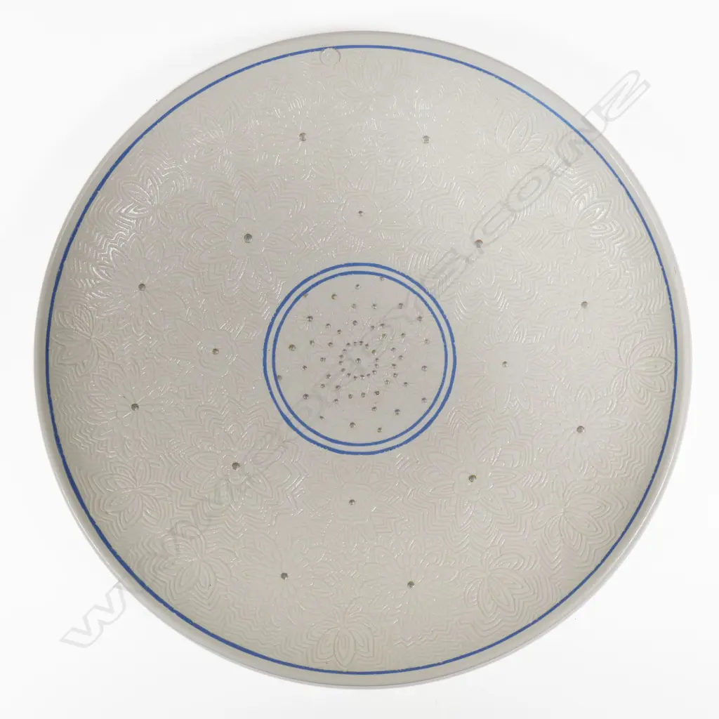 Keum Sun Lee/ Sang Sool Shim Footed Platter. White & blue glaze w incised flower detail. Dia.360mm Image 1++