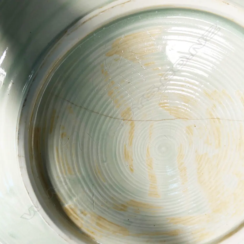 Keum Sun Lee/ Sang Sool Shim V Lg Footed Platter. Celadon ground w detailed intaglio floral design. Dia.500mm FAULTED Image 1++
