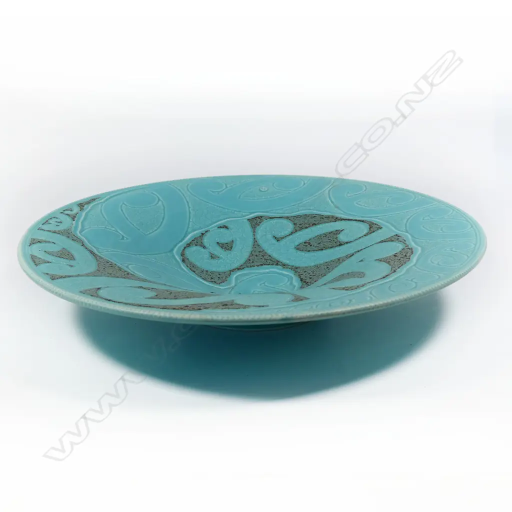 Keum Sun Lee/ Sang Sool Shim Lg Footed Dish. Celadon ground w incised koru detail. Dia.420mm Image 1++