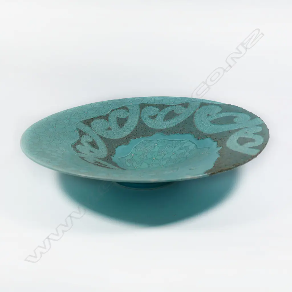 Keum Sun Lee/ Sang Sool Shim Lg Footed Deep Dish. Celadon glaze w incised koru & floral design. Dia.400mm H.90mm Image 1++