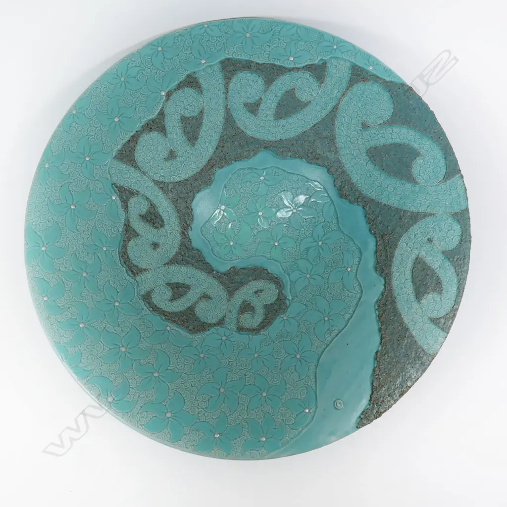 Keum Sun Lee/ Sang Sool Shim Lg Footed Deep Dish. Celadon glaze w incised koru & floral design. Dia.400mm H.90mm Image 1++