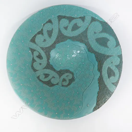 Keum Sun Lee/ Sang Sool Shim Lg Footed Deep Dish. Celadon glaze w incised koru & floral design. Dia.400mm H.90mm