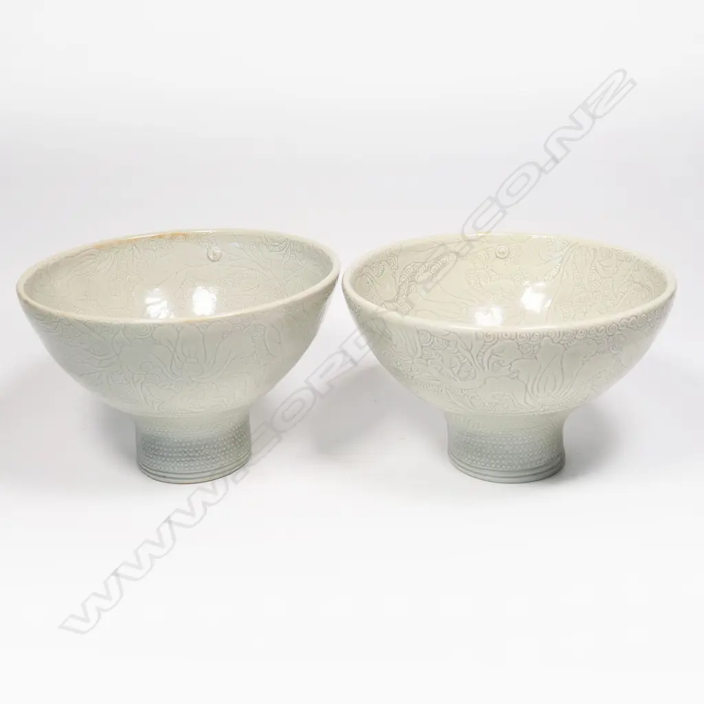 Keum Sun Lee/ Sang Sool Shim Pr Porcelain Celadon Glazed Footed Bowls. Incised floral & spiral design. H.120mm Dia.180mm Image 1++