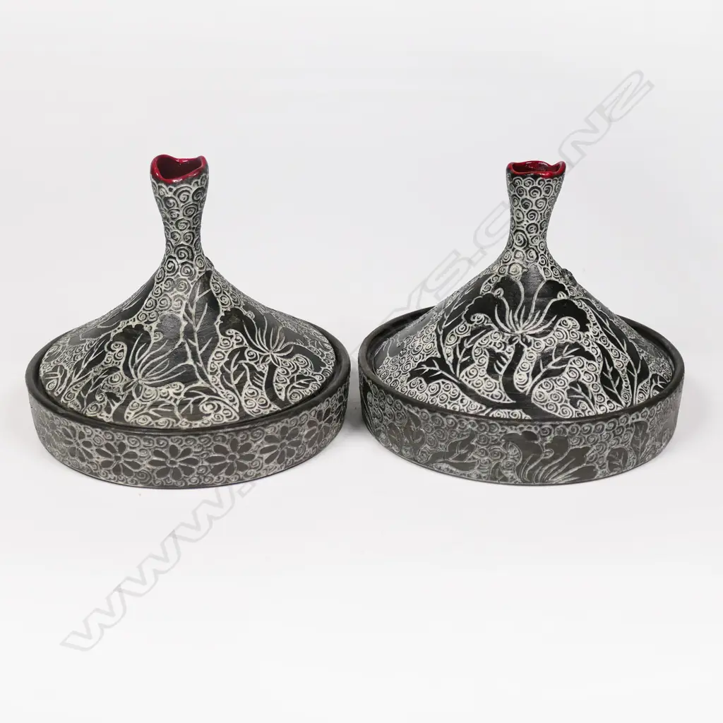Keum Sun Lee/ Sang Sool Shim Pr Tagine Trinket Dishes. Porcelain w sgraffito flora design. Dia.115 x 100mm Image 1++