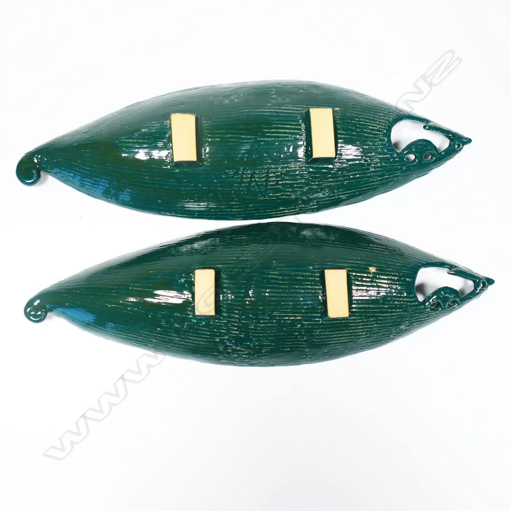 Keum Sun Lee/ Sang Sool Shim Pr Footed Canoe Shaped Dishes. Dark green glazed porcelain w silver dot detail. L.260mm Image 1++