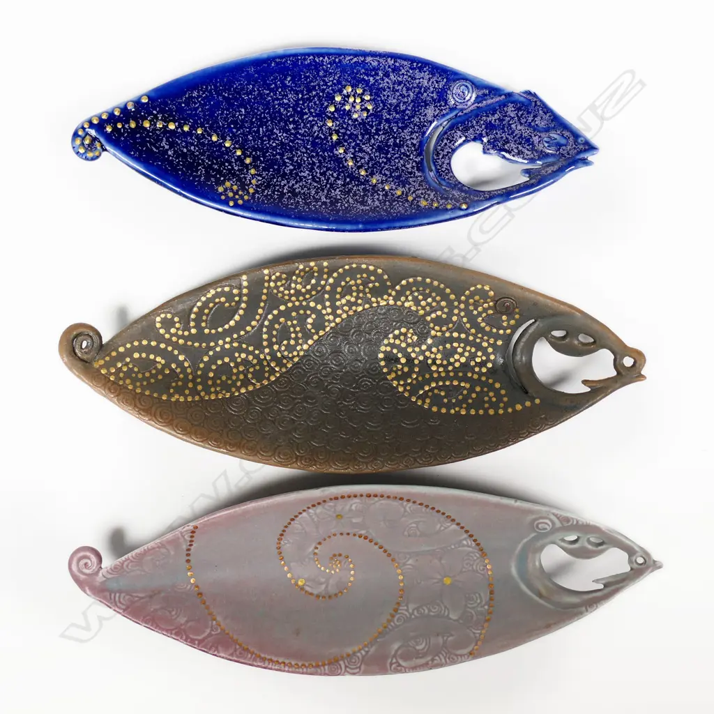 Keum Sun Lee/ Sang Sool Shim 3 Canoe Shaped Dishes. Pr matte porcelain &1 blue glazed all spiral gold dot detail L.260mm Image 1++