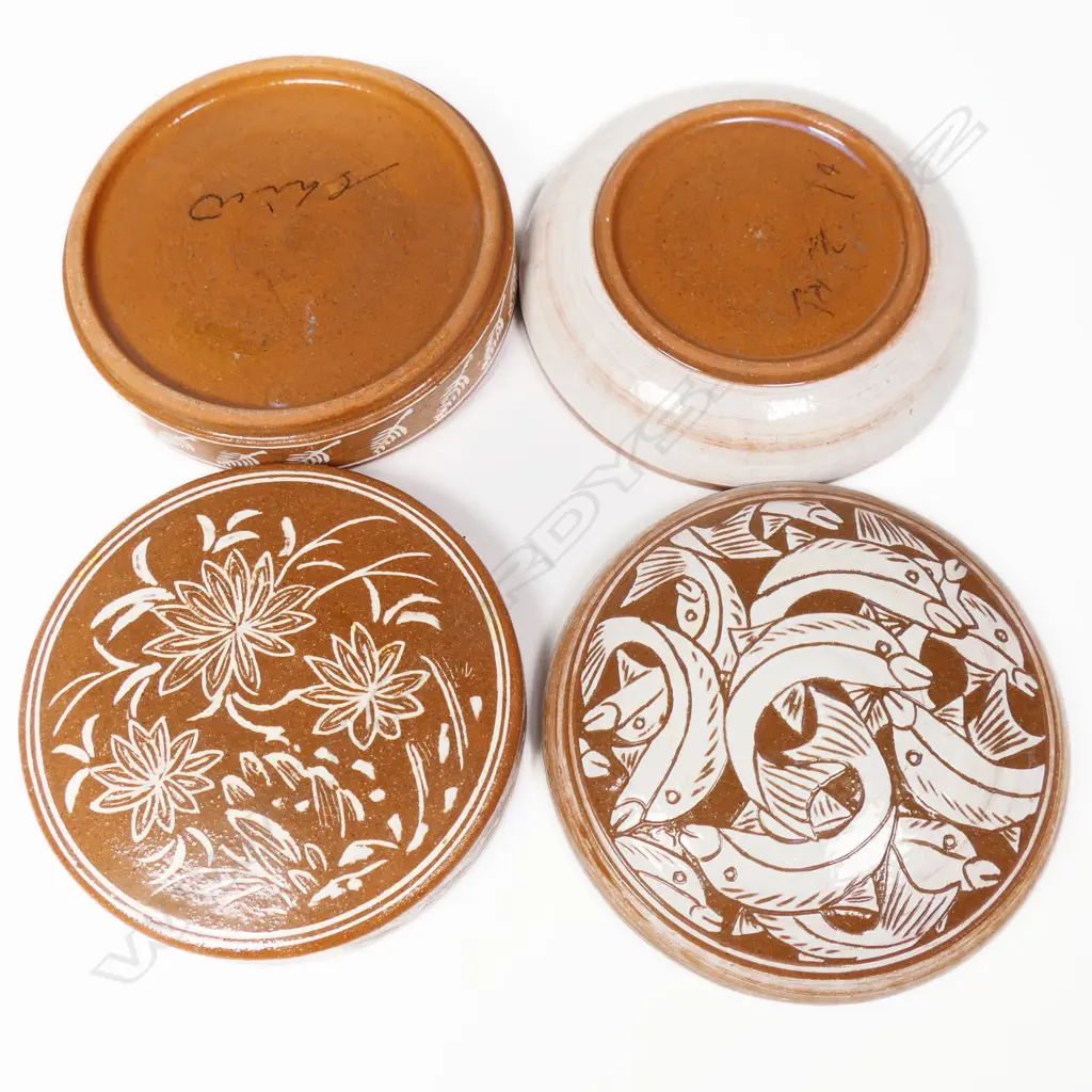 Keum Sun Lee/ Sang Sool Shim Pr Terracotta Trinket Boxes. Sgraffito Flora & Fauna Motifs. Dia.120mm Image 1++