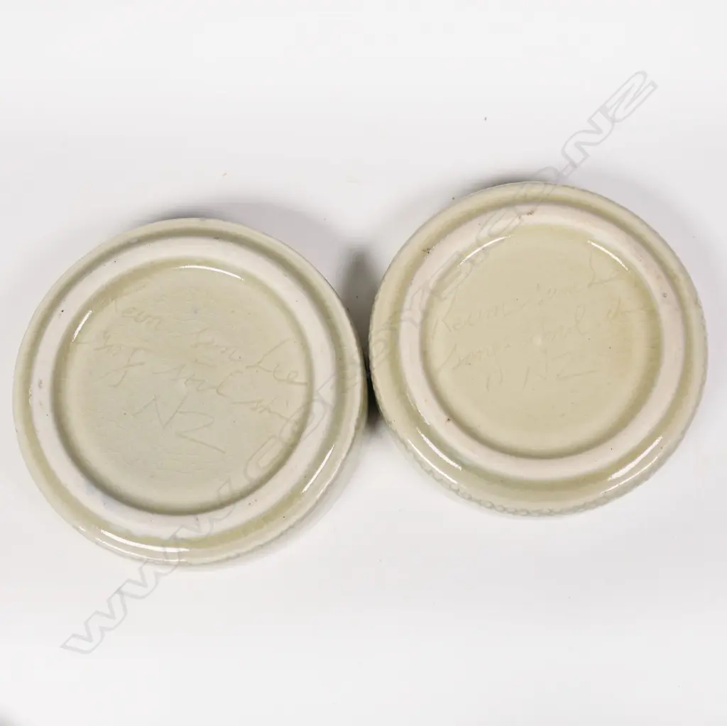 Keum Sun Lee/ Sang Sool Shim Pr Trinket Boxes. Celadon glazed porcelain floral design gold & silver detail. Dia.90mm Image 1++
