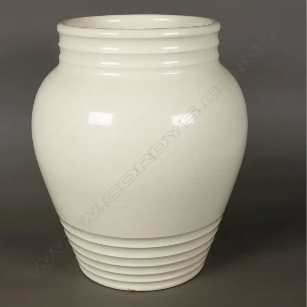 Crown Lynn Ernest Shufflebotham hand potted vase, Image 1++