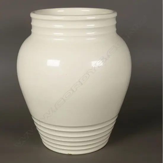 Crown Lynn Ernest Shufflebotham hand potted vase,