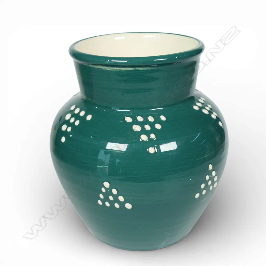 Crown Lynn hand potted vase by Daniel Steenstra, Image 1++