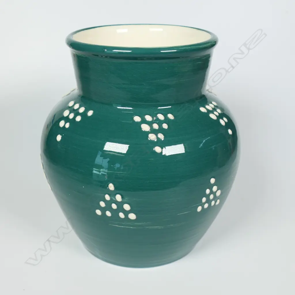 Crown Lynn hand potted vase by Daniel Steenstra, Image 1++