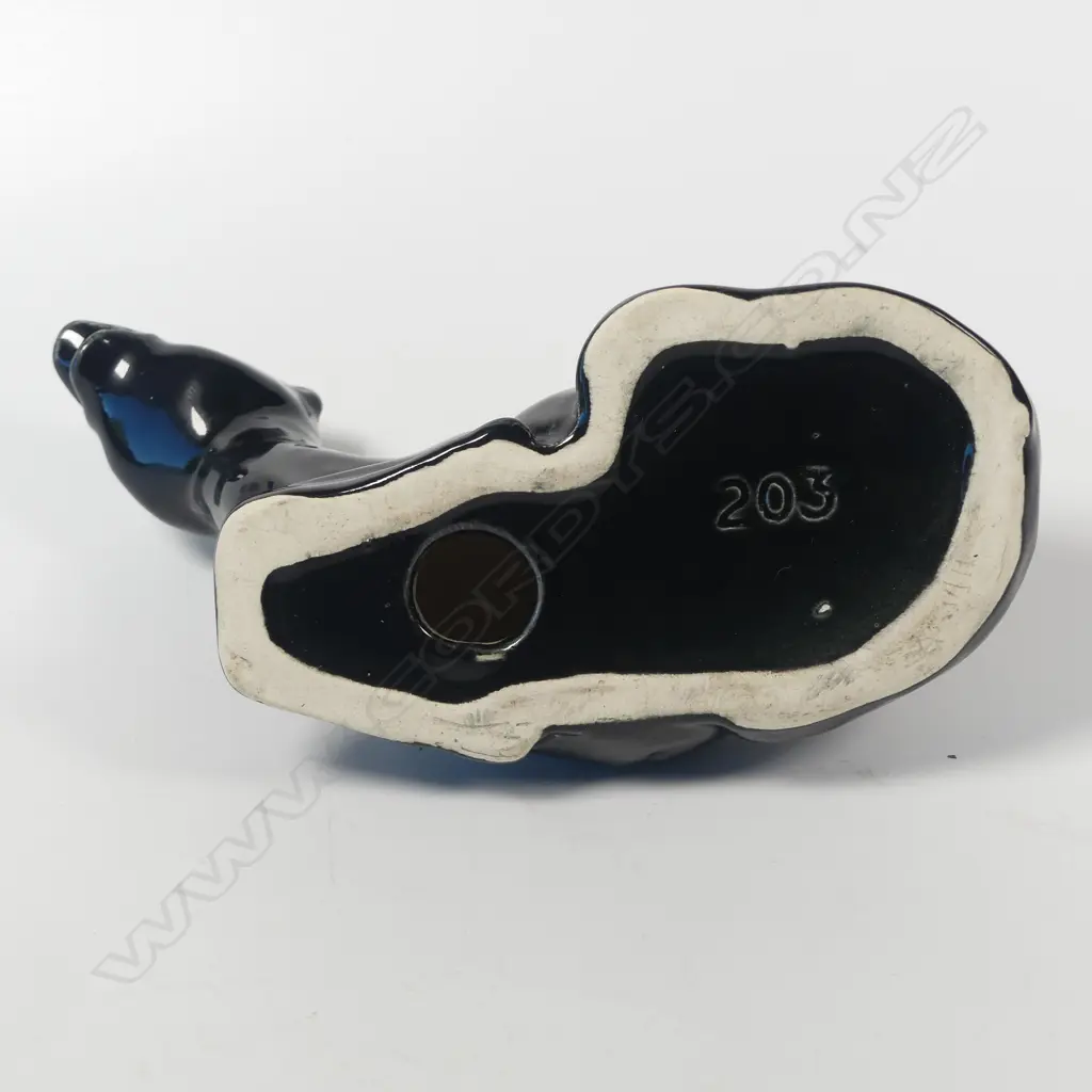 A rare Crown Lynn Camel in a glossy black glaze, Image 1++