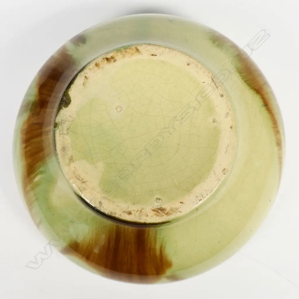 An early Crown Lynn WWII period pottery cereal bowl, Image 1++
