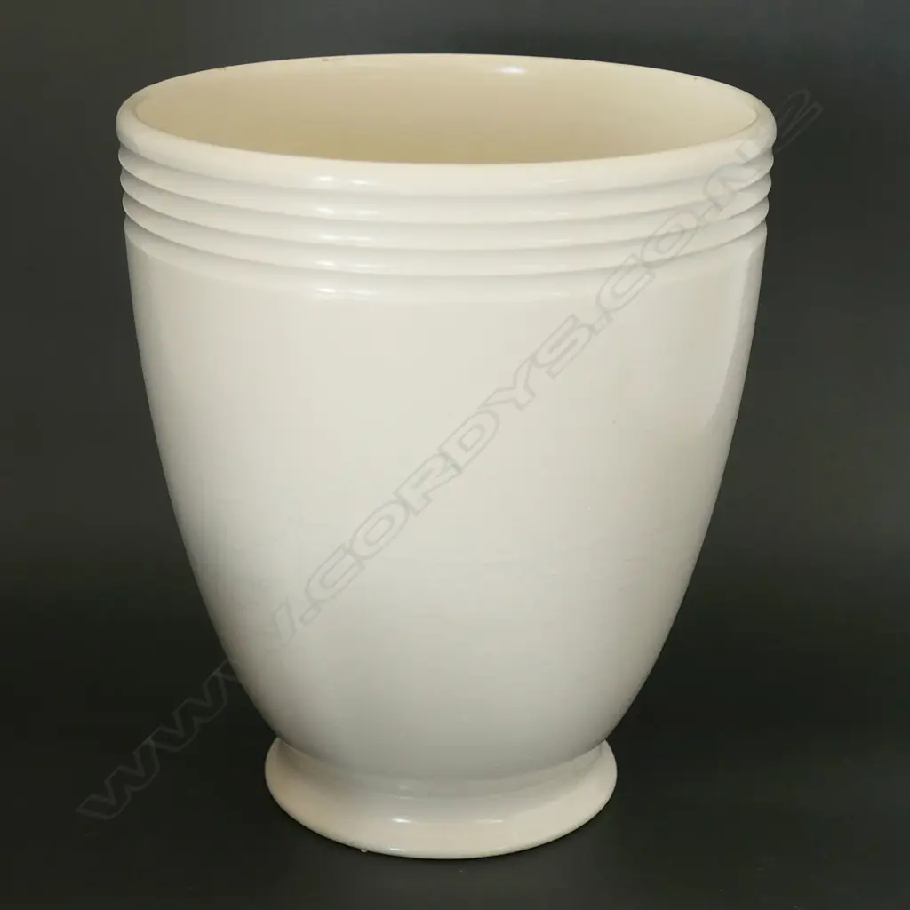 Ernest Shufflebotham hand potted Crown Lynn medium size vase, Image 1++